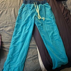 Figs Women’s Teal Kade Medium Petite Cargo Scrub Pants